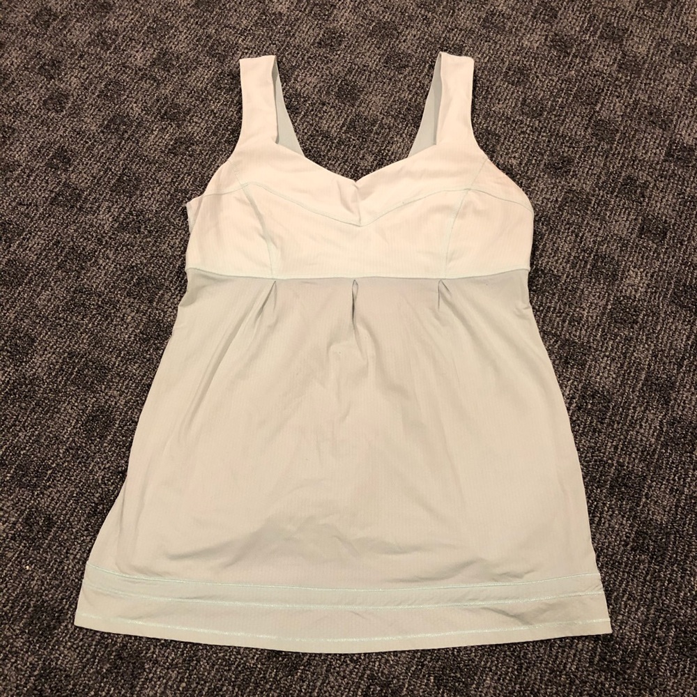 Lululemon workout top